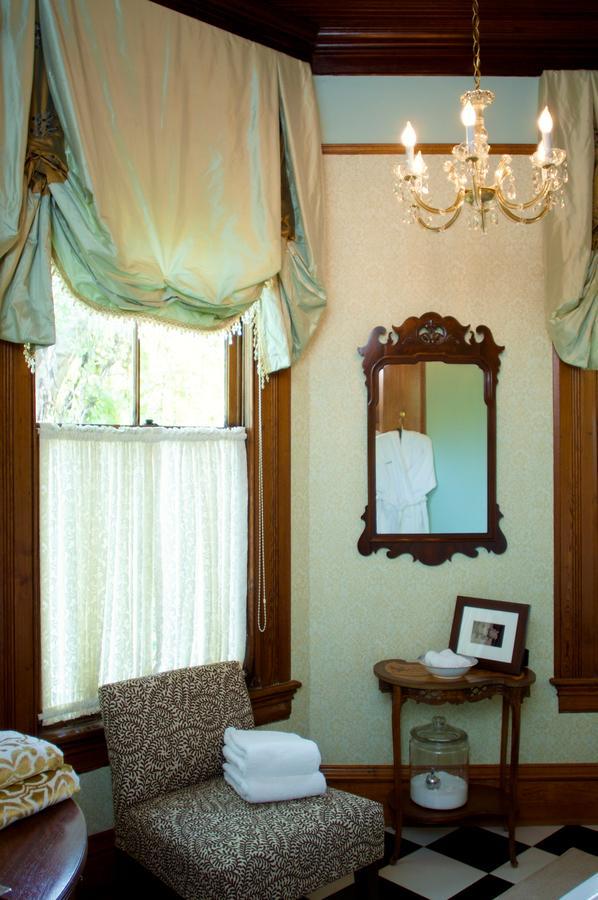 Rosemary Inn Bed & Breakfast Норт-Огаста Экстерьер фото